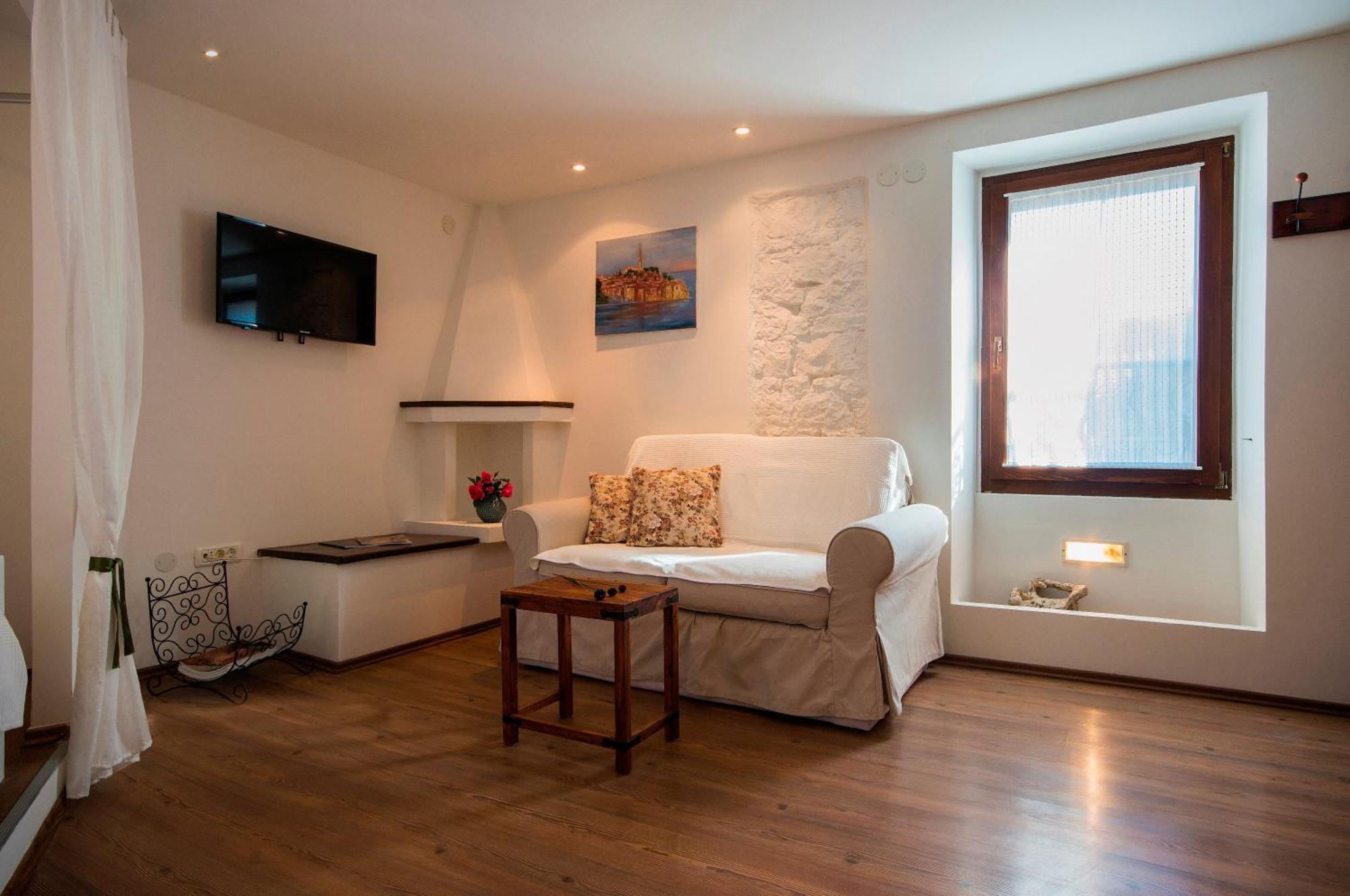 Gorgeous Tiramola Apartmán *