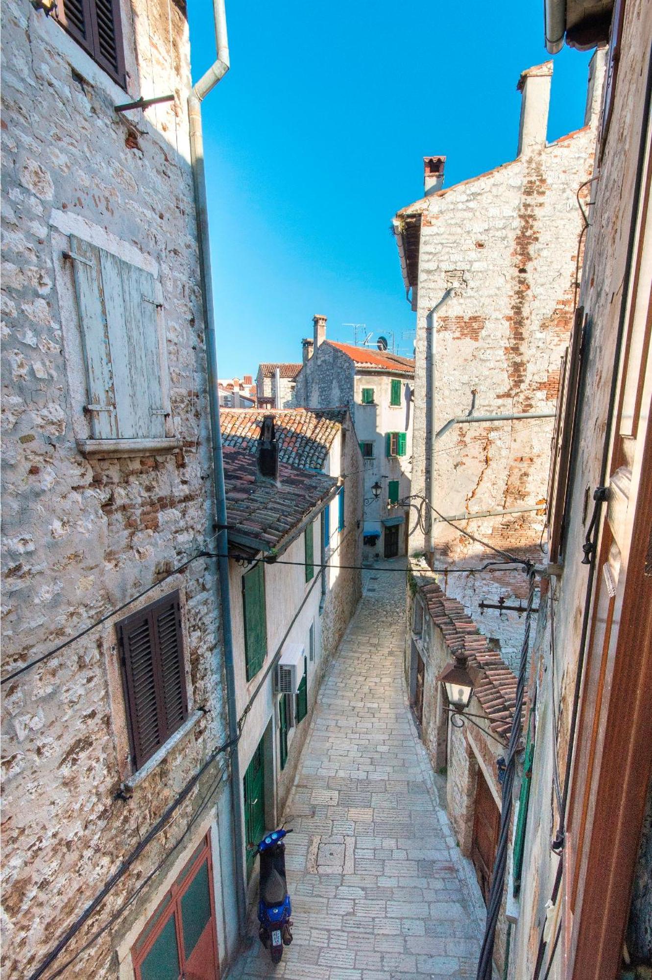 Gorgeous Tiramola Apartment Rovinj